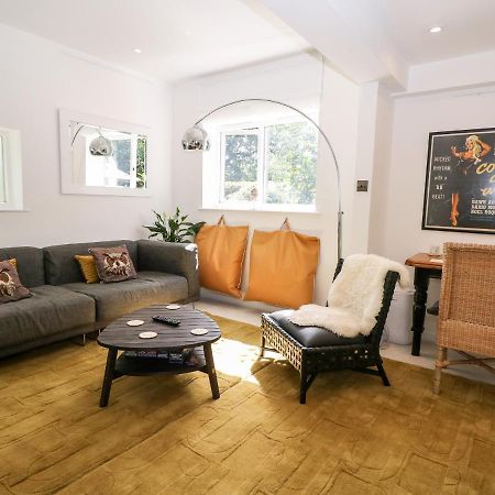 Вилла Kub House Тринг Экстерьер фото