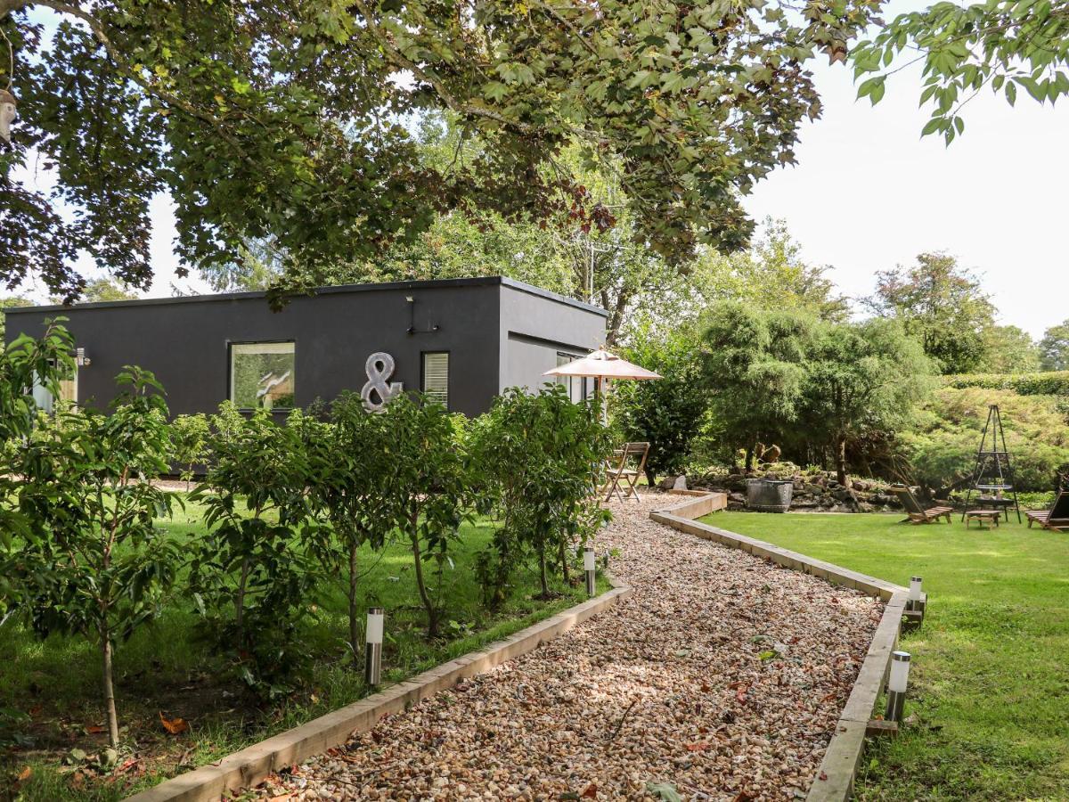 Вилла Kub House Тринг Экстерьер фото